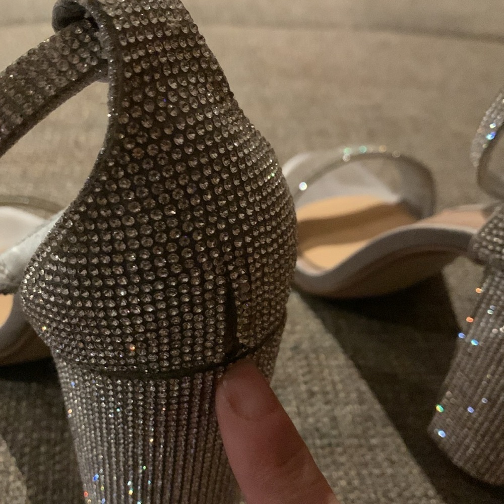 Gently Loved Steve Madden Carrson -R Heels - Picture 5 of 8